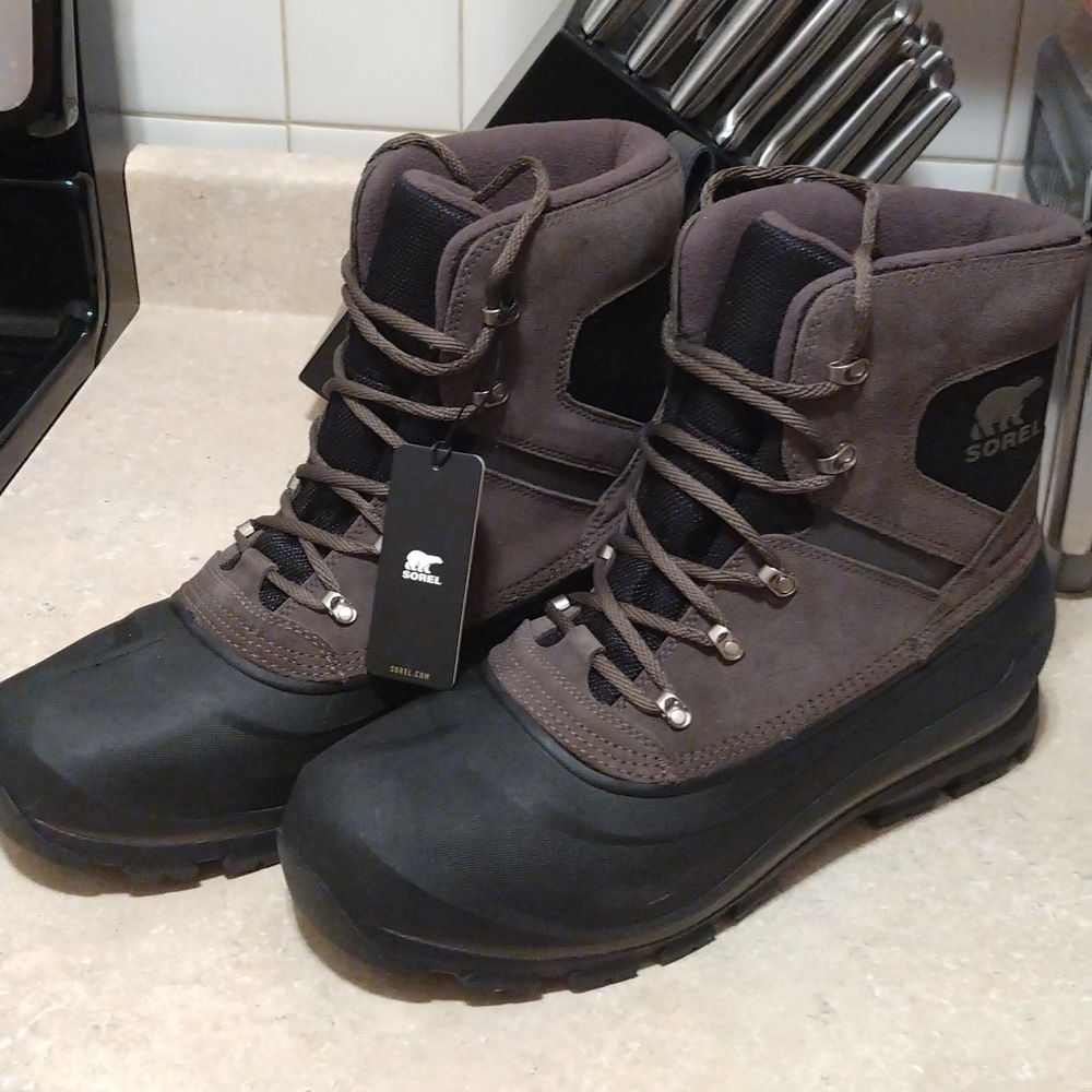 SOLD Men’s Sorel boots